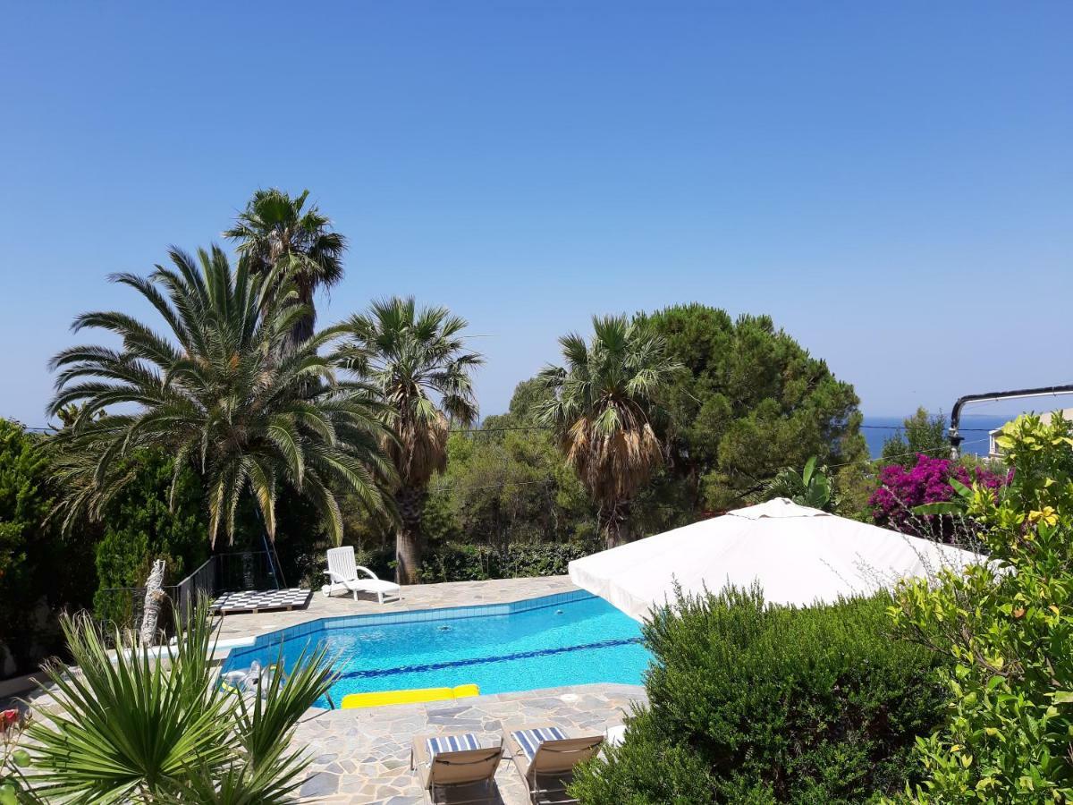 Villa Suites Lagonisi Luxury Kültér fotó
